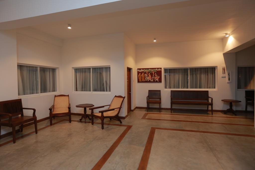 Refresh Hotel Hikkaduwa Buitenkant foto
