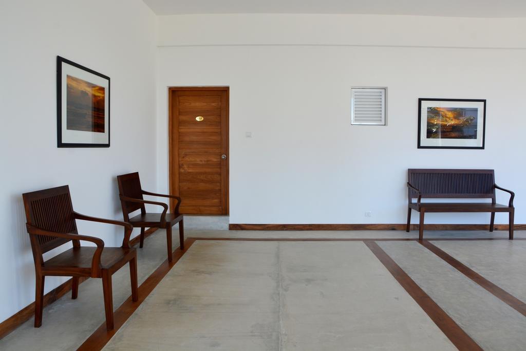 Refresh Hotel Hikkaduwa Buitenkant foto