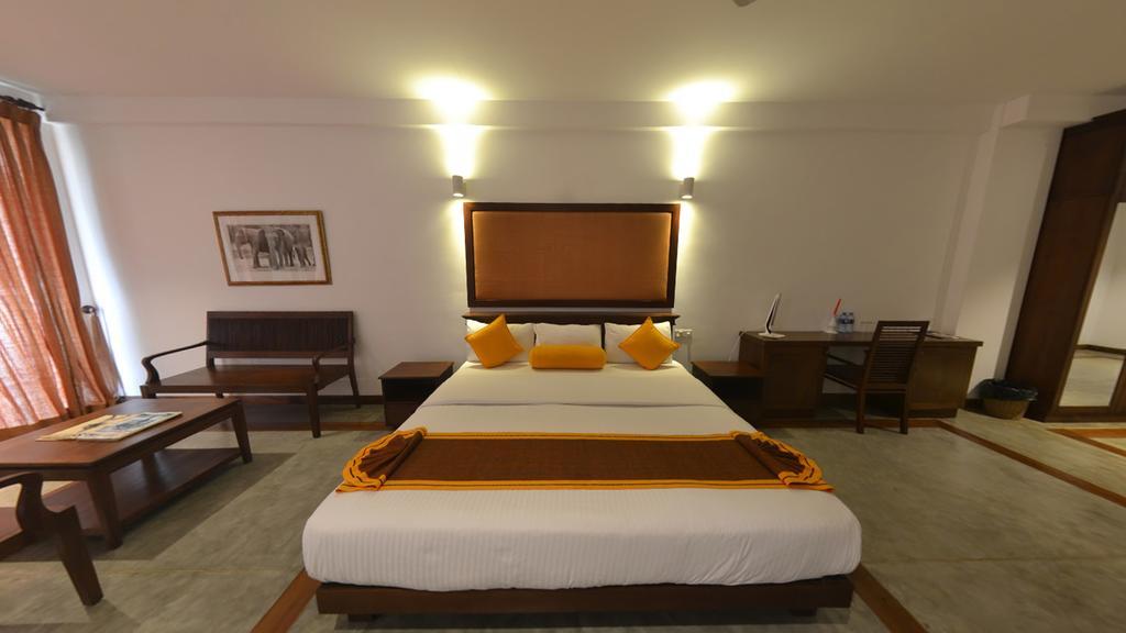 Refresh Hotel Hikkaduwa Buitenkant foto
