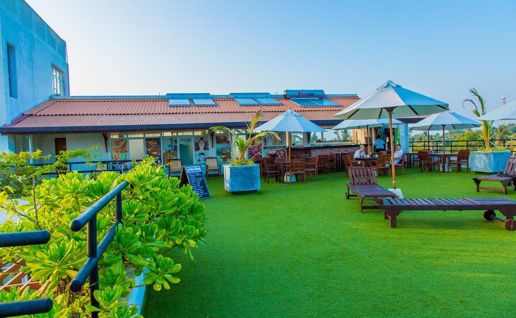 Refresh Hotel Hikkaduwa Buitenkant foto