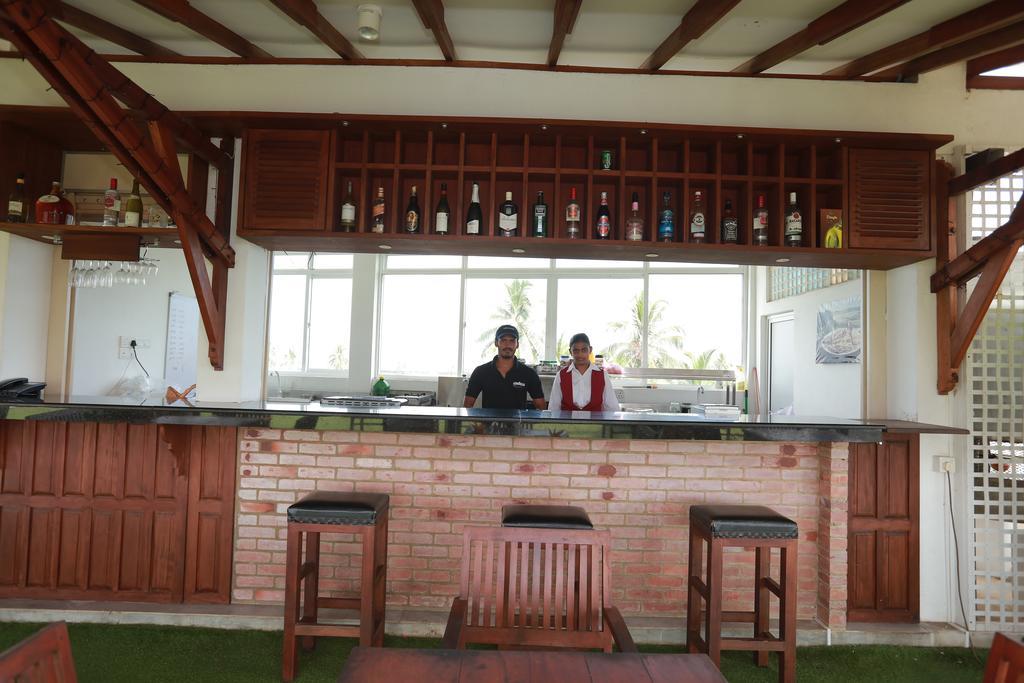 Refresh Hotel Hikkaduwa Buitenkant foto