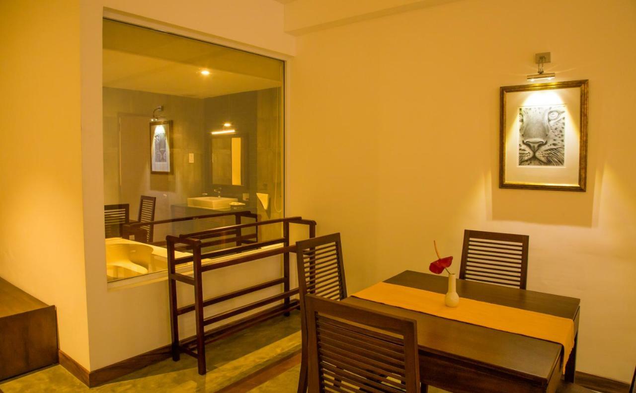Refresh Hotel Hikkaduwa Buitenkant foto