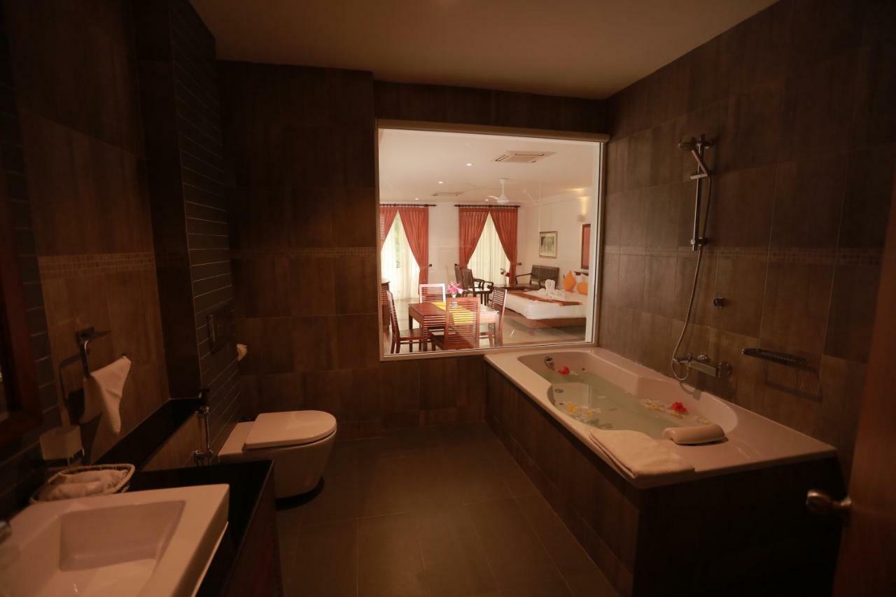 Refresh Hotel Hikkaduwa Buitenkant foto